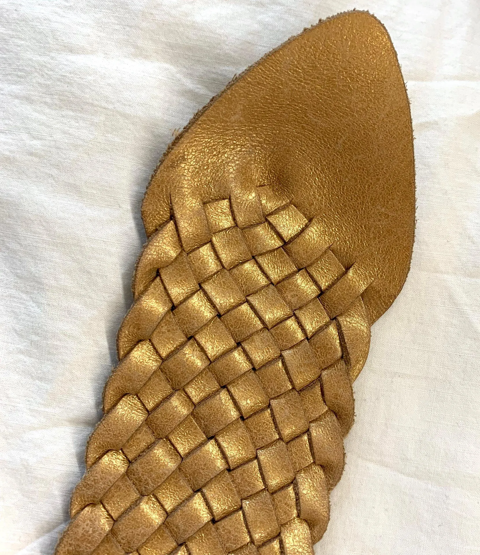 Stoned & Waisted Woven Leather Gold Toned Belt size Sm - Image 8