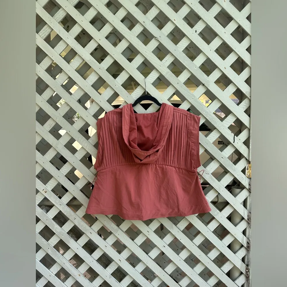 ❤️Free People Cropped Vest - Image 2