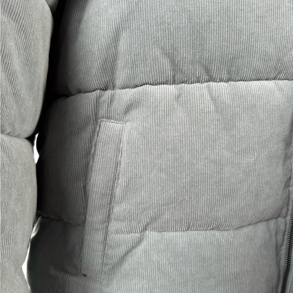 Levi’s Zoe‎ Corduroy Puffer Jacket in Mint Size Extra Large - Image 4