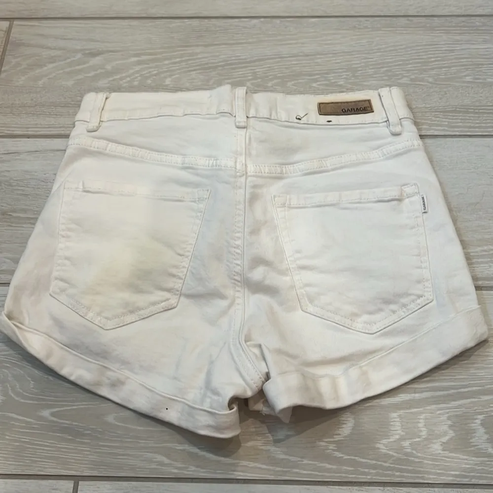 white garage jean shorts - Image 3