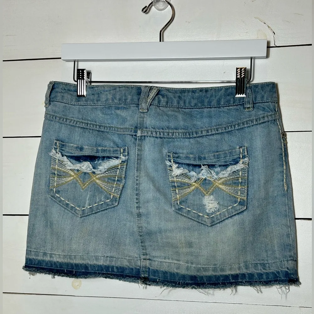 Mudd Women's Mini Jean Denim Skirt Size 7 - Image 2