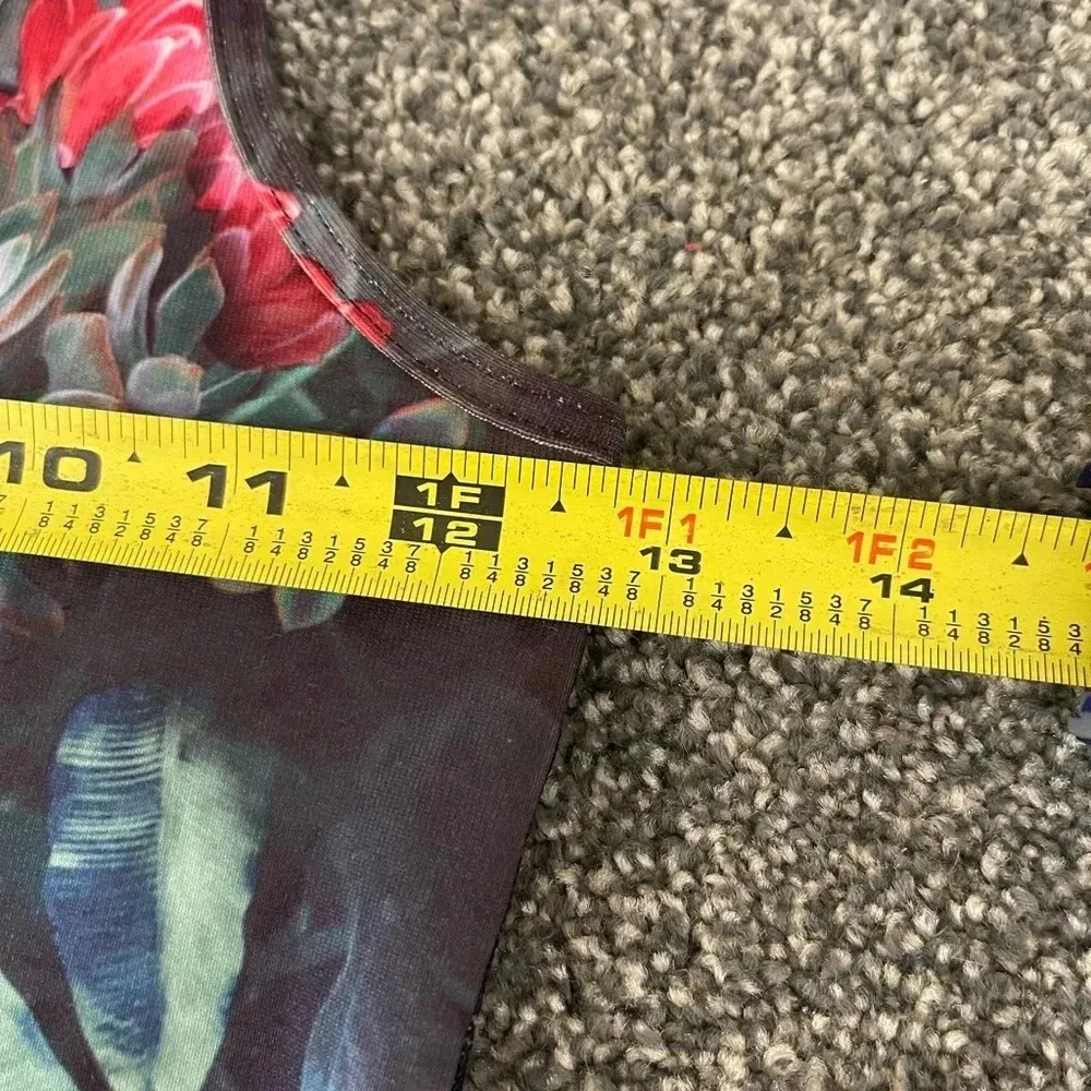 Women’s Lululemon cool racerback tank top black with tropical flowers size 2 - Image 5