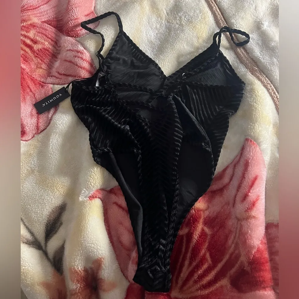 Youmita Small velour stripe spaghetti strap body suit - Image 2