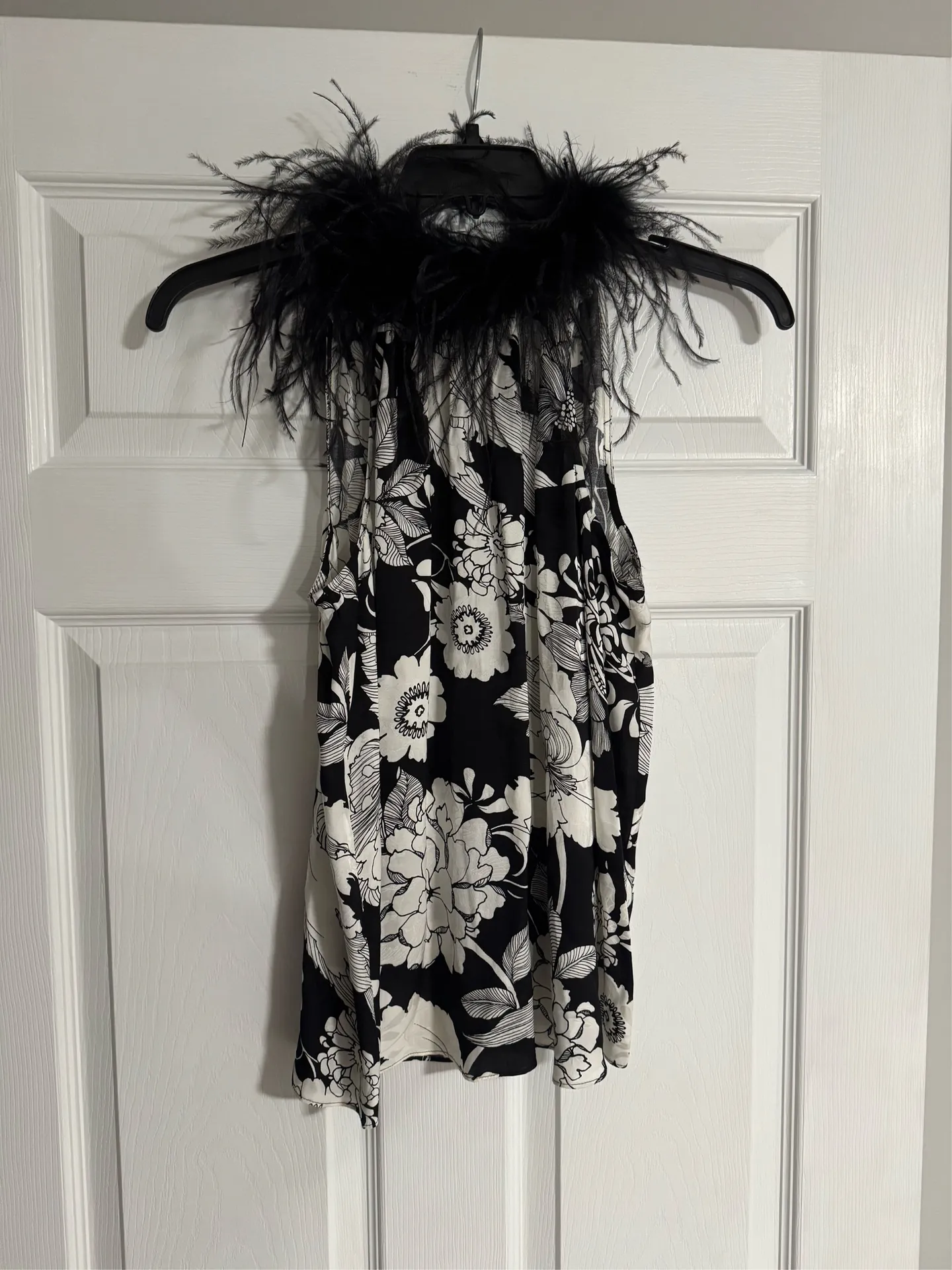 Trina Turk Black And White Grand Feather Embellished Sleeveless Top - Image 5