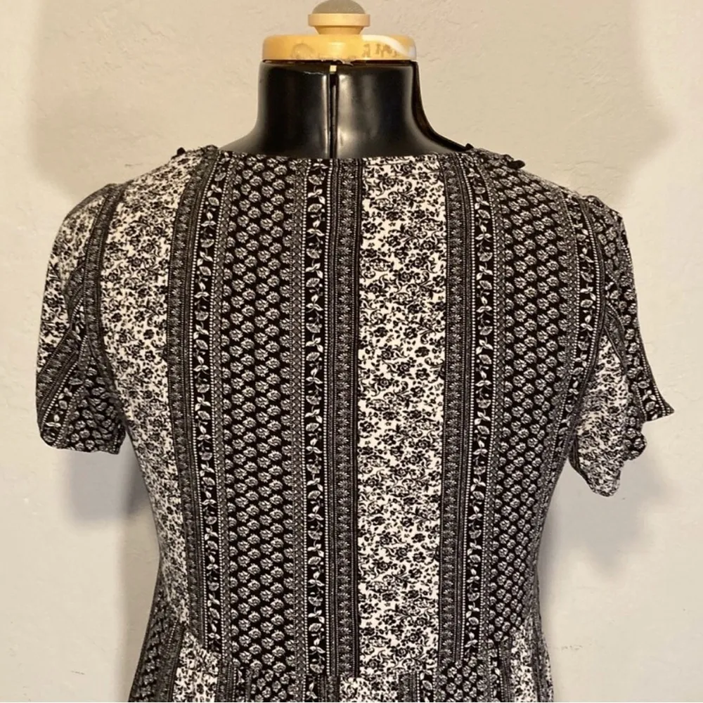 Knox Rose Black and White Printed Midi Dress - Image 13