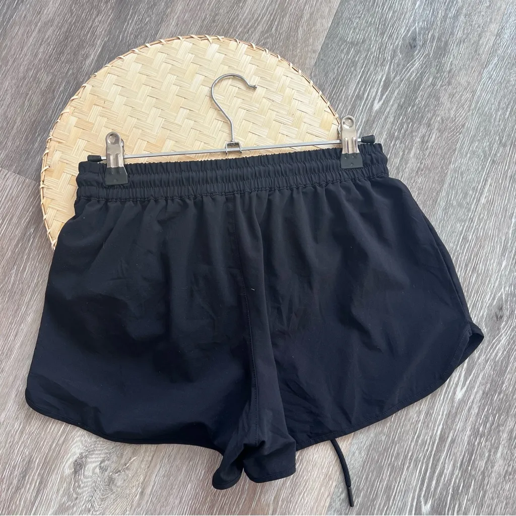 TNA Aritzia move distance 3” shorts black‎ Black Size XS - Image 5