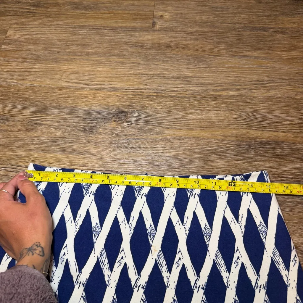 J. McLaughlin Navy and Cream Geometric Pencil Skirt - Image 10