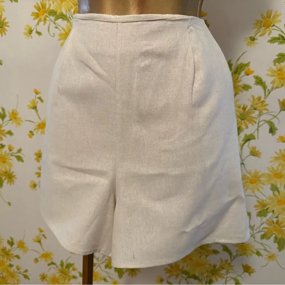 Cream High Waist Tailored linen Shorts size M Size M - Image 3