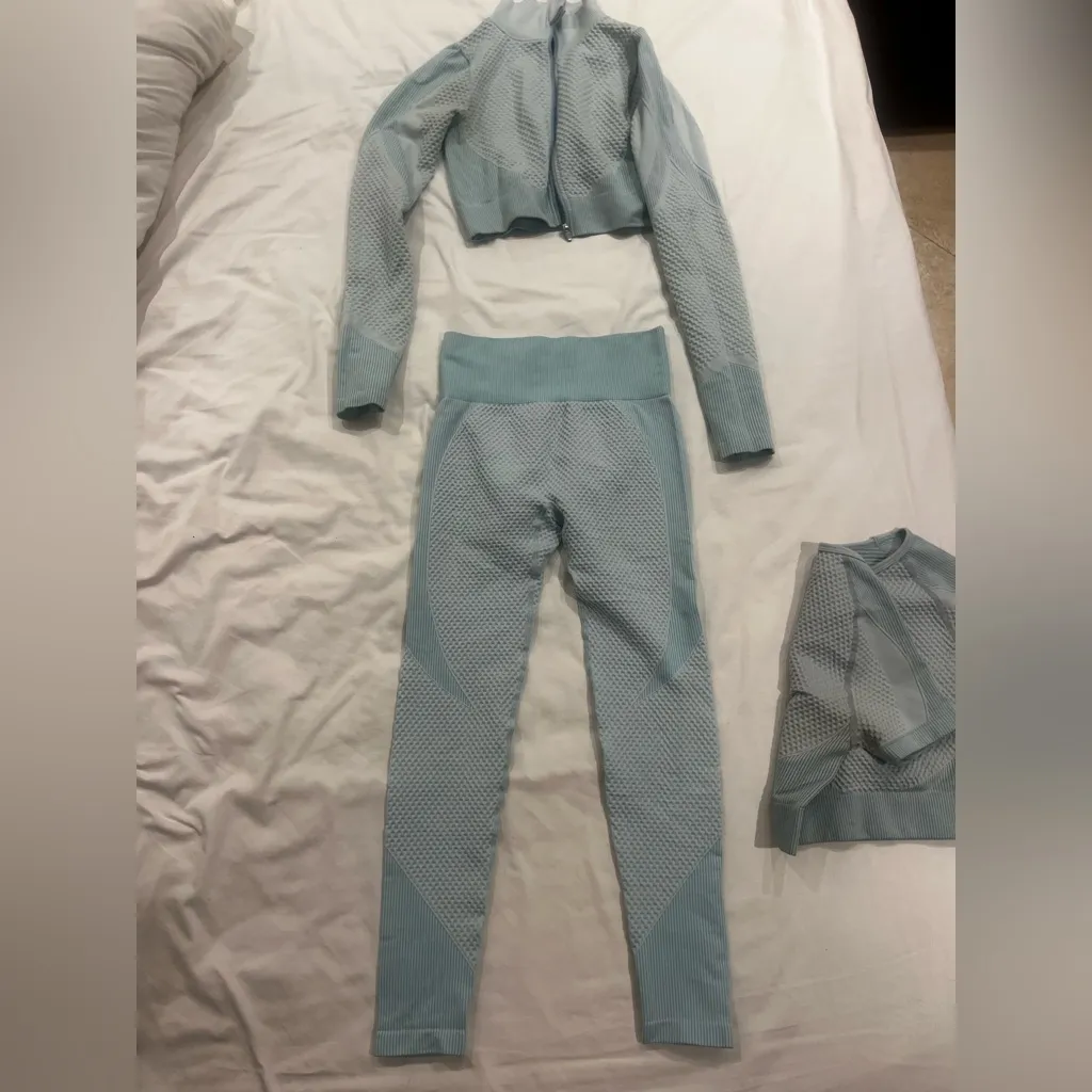 Light Blue Textured Activewear Set Size XS - Image 6