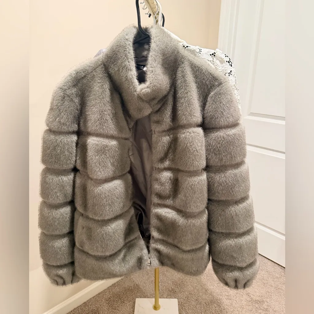 NWT women's Generation Love Jodi jacket faux fur size xl in gray - Image 4