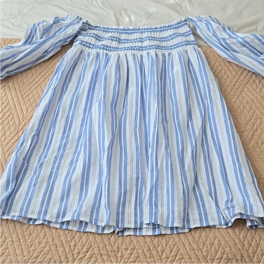 Romeo + Juliet Couture off the shoulder striped mini dress blue white medium - Image 8
