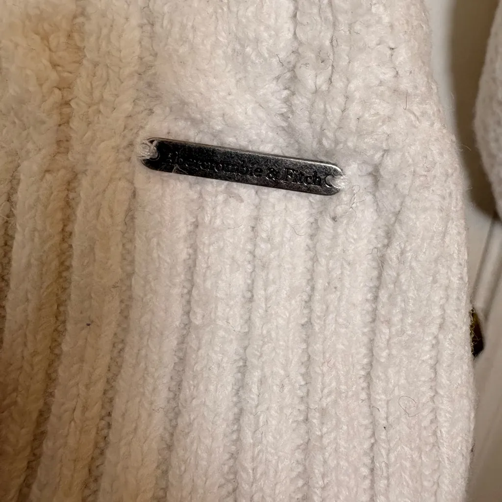 Abercrombie & Fitch Ivory White Cable Knit Sweater Minimalist Cozy Classic Small - Image 5