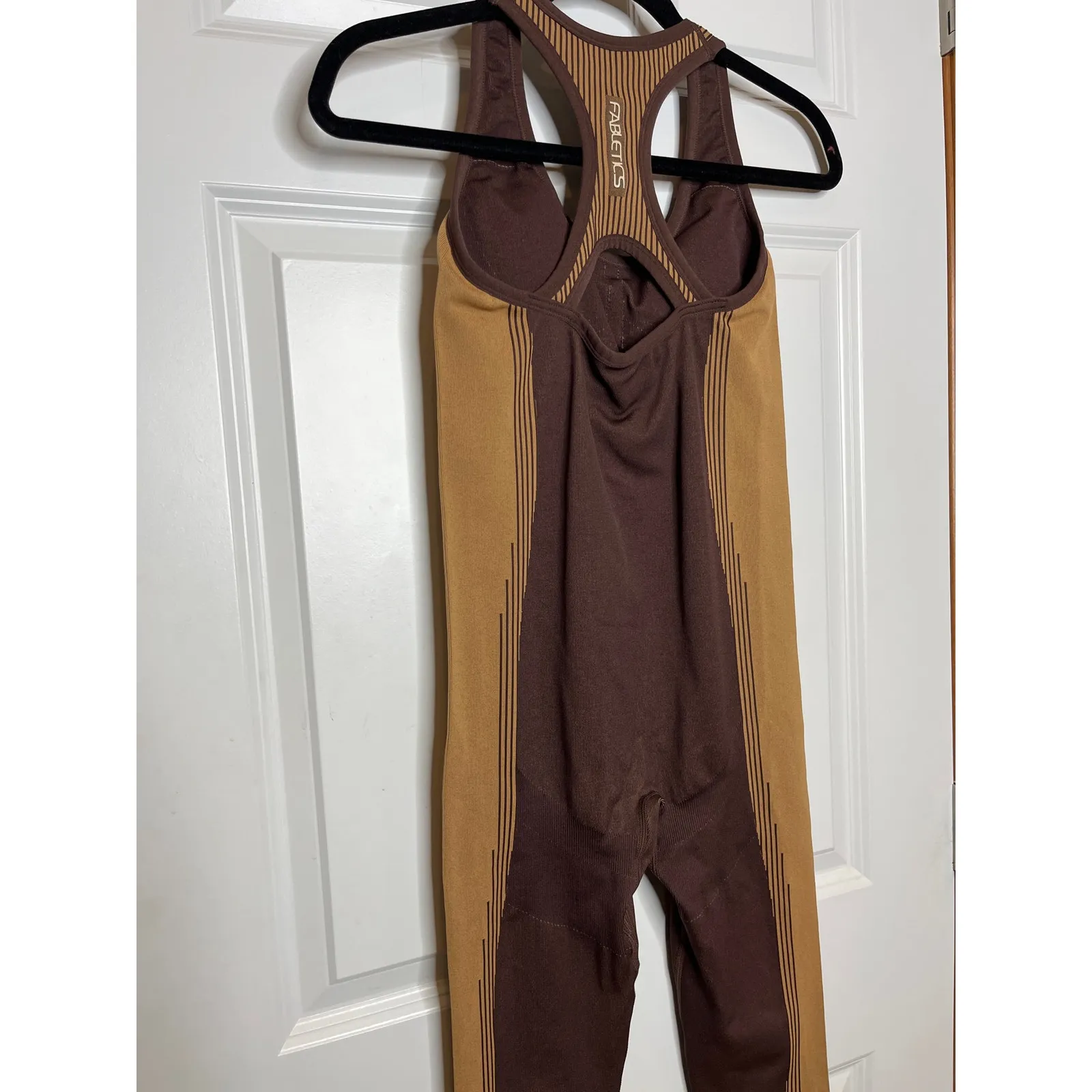 Fabletics Seamless Fusion‎ 7/8 Jumpsuit Cacao Quicksand Cream Froth XXS - Image 4