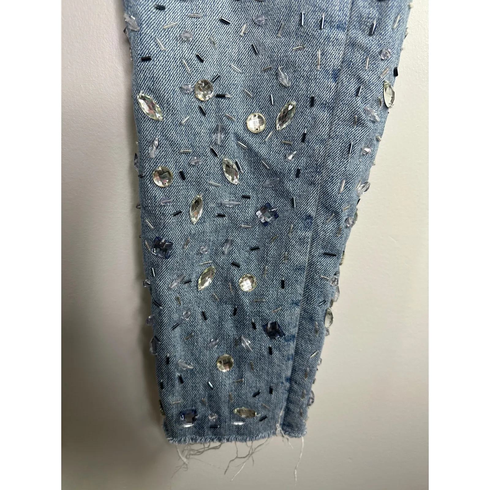 Topshop Moto Mom Light Wash Blue Denim Embellished Jeans Women's Size 26 - Image 6