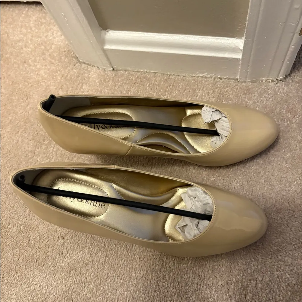 Womens nude colored heels Kelly&Katie, size 7.5 - Image 2
