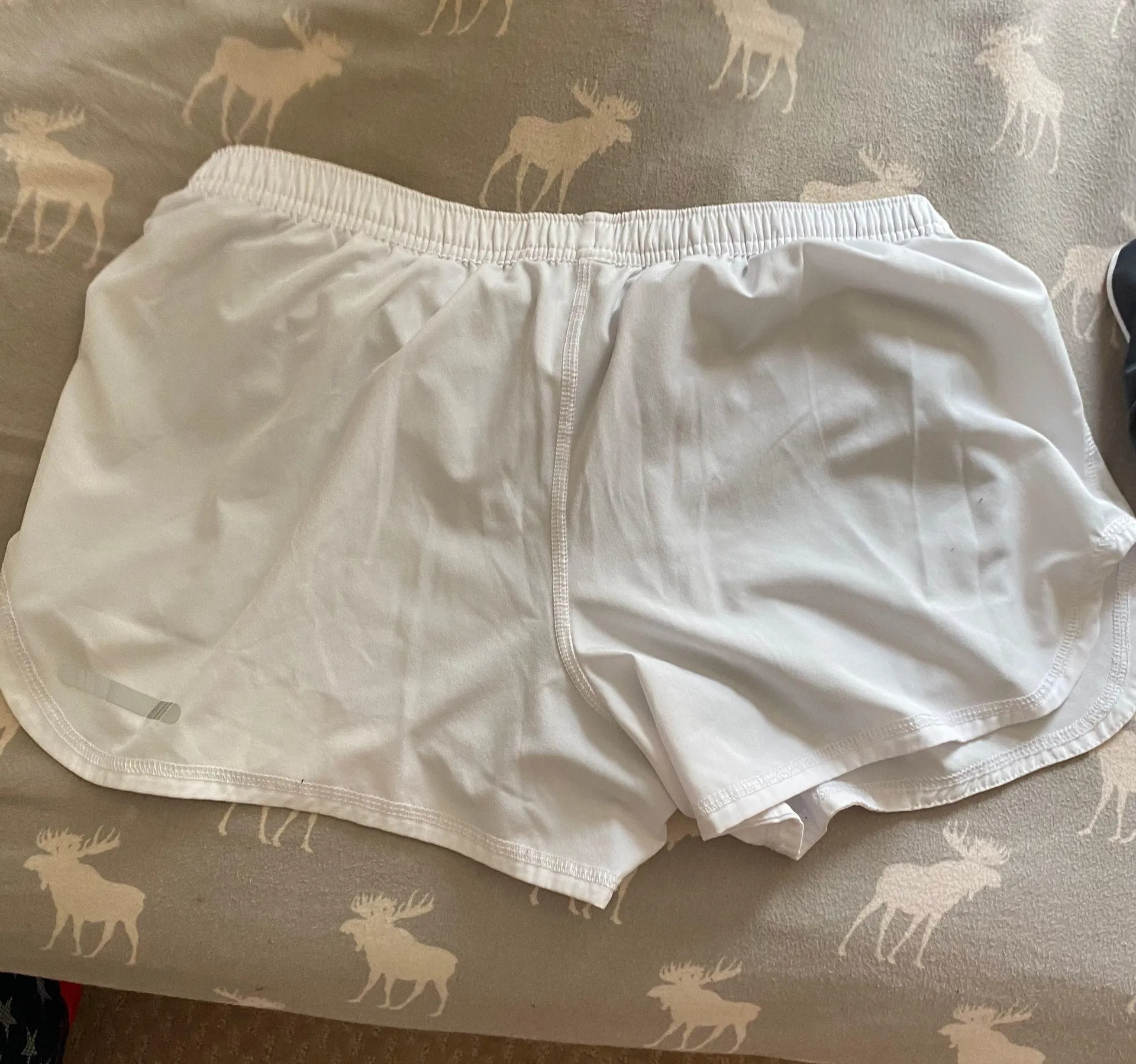 White Shorts Size L - Image 2