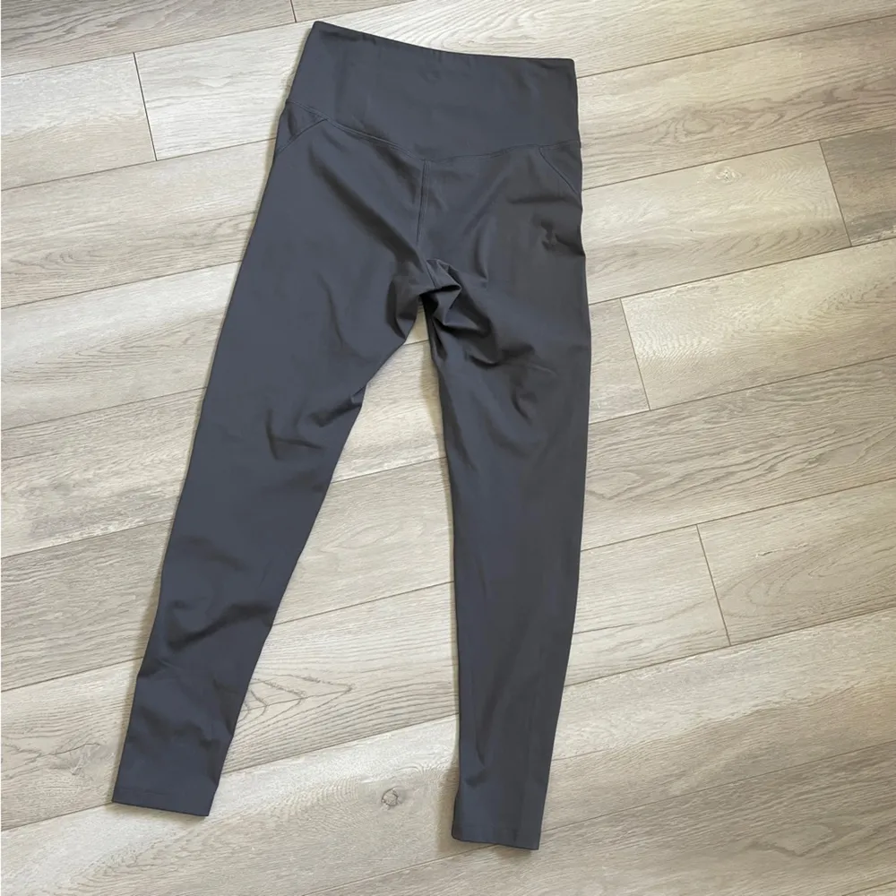 Girlfriend Collective Compressive High Waist 7/8 Workout Leggings Gray (Medium) - Image 3