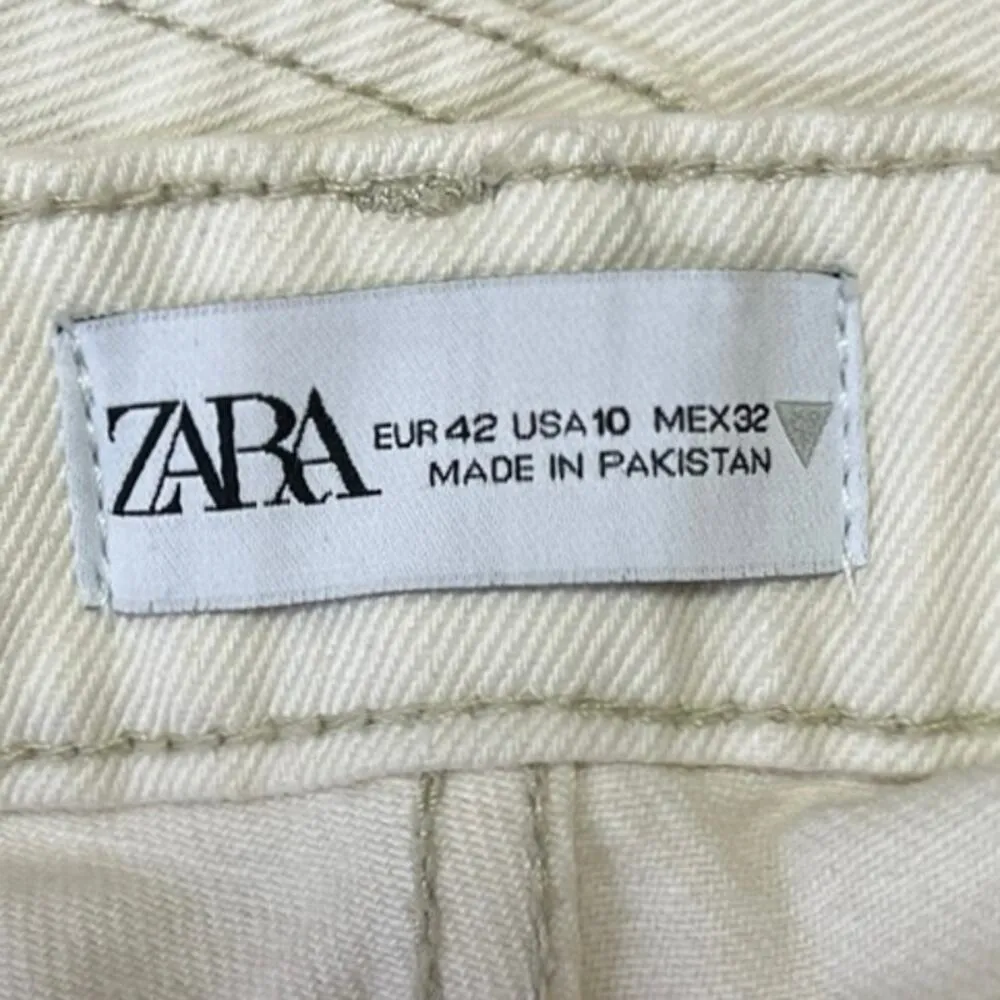 Zara Women's White Denim High Rise Cut Off Hem Casual Straight Leg Jeans Size 10 - Image 4