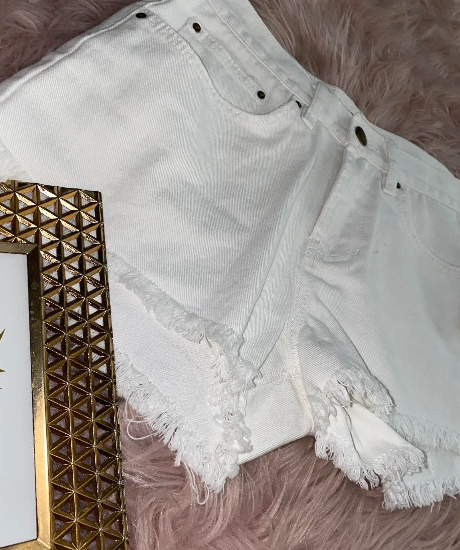 Billabong NWT DENIM SHORTS - Image 3