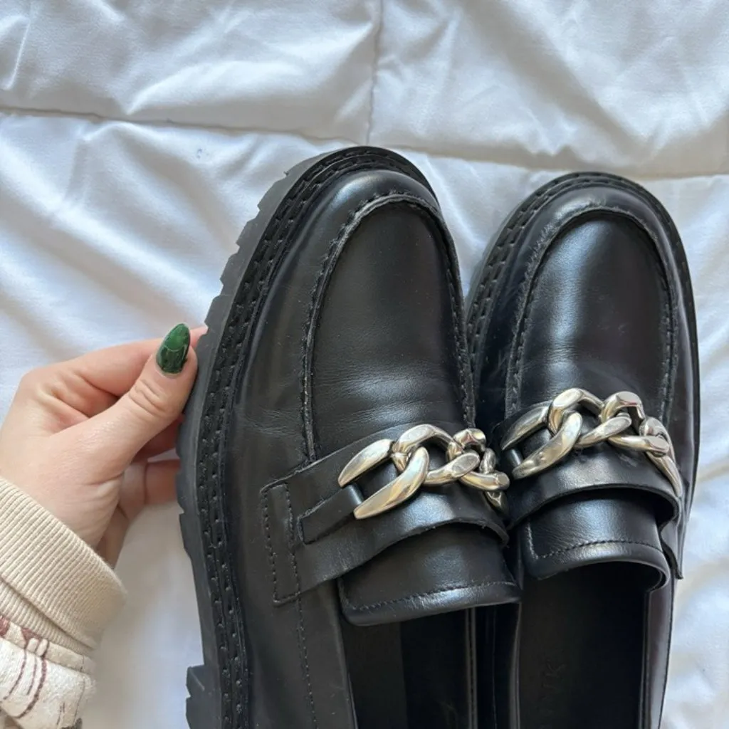 IRIS &INK Womens Chunky Chain Grunge Punk Preppy Casual Edgy Loafers 40 Black Size 8.5 - Image 2