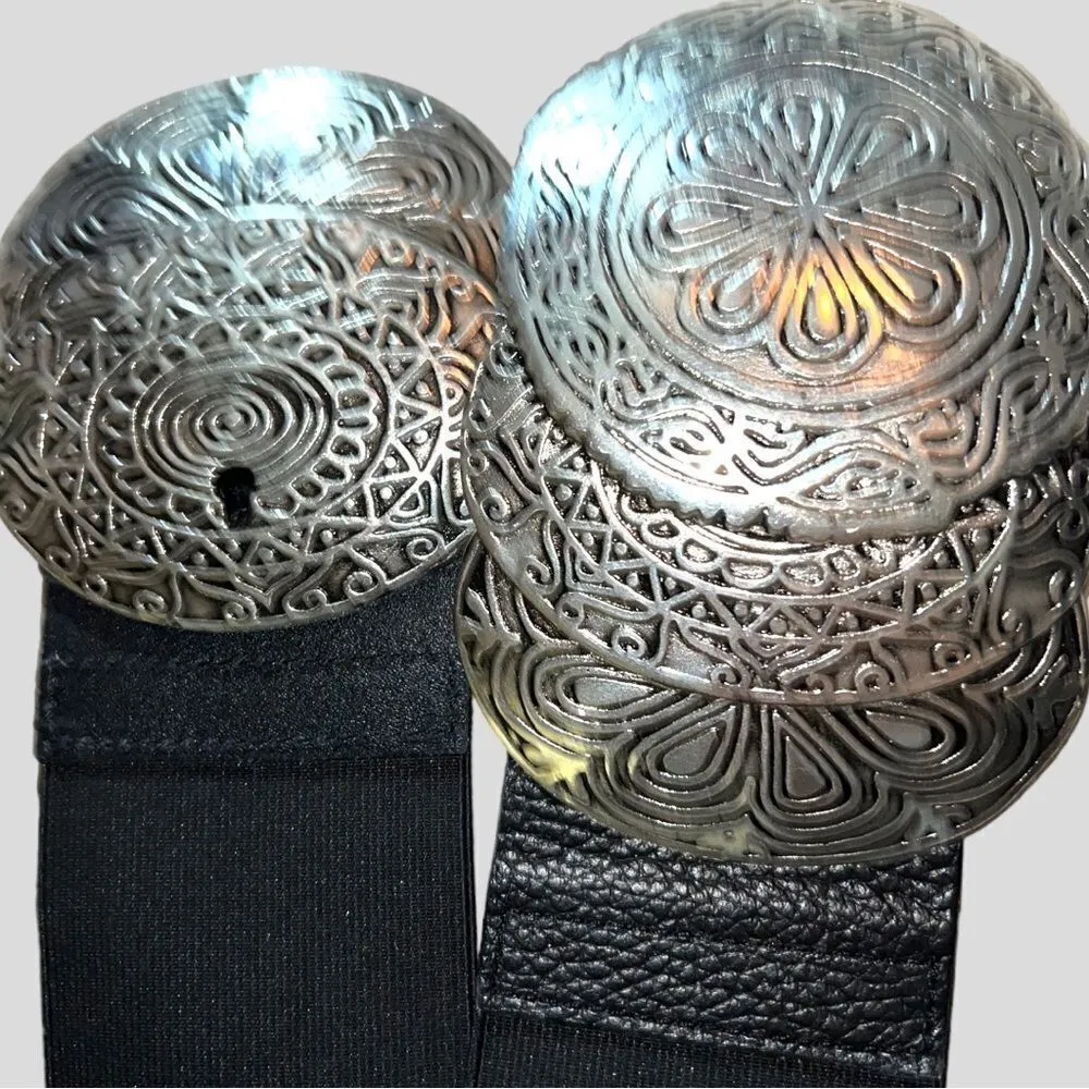 Vintage! Black elastic stretchy belt with tri silver ornate belt buckle! - Image 6