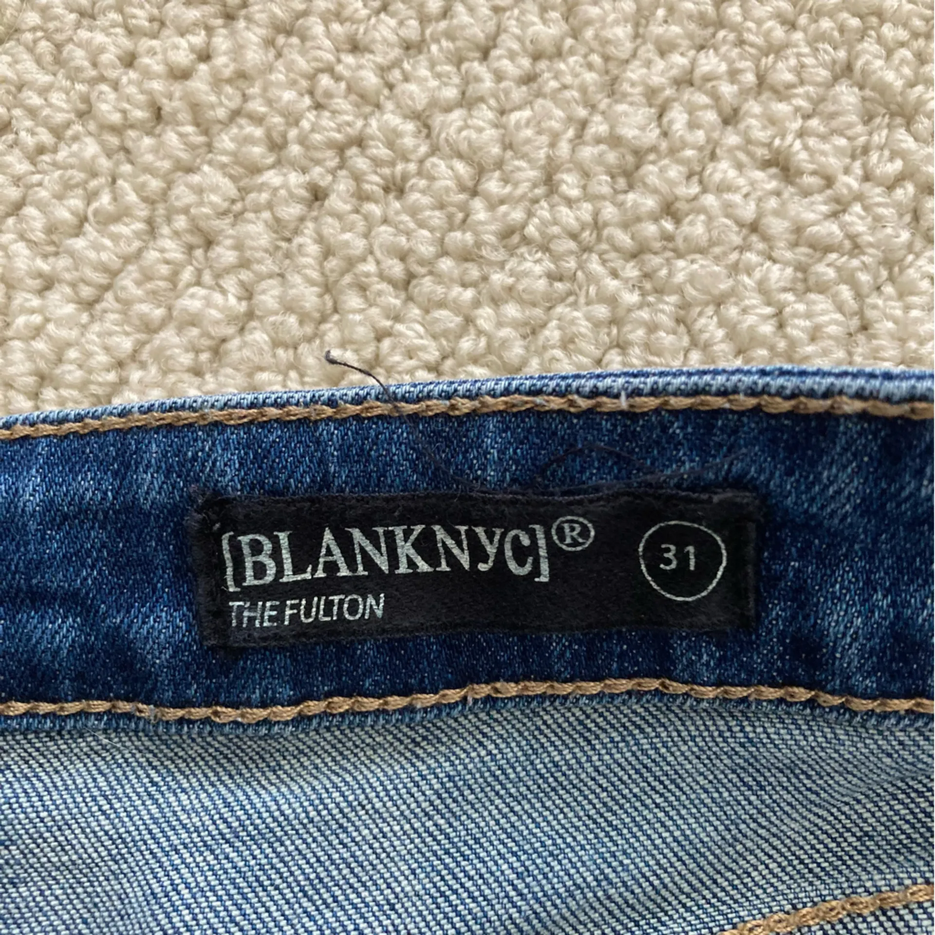 BLANK NYC The Fulton Short Cuffed Distressed Mid-Rise Jean Shorts Size 31 EUC - Image 6