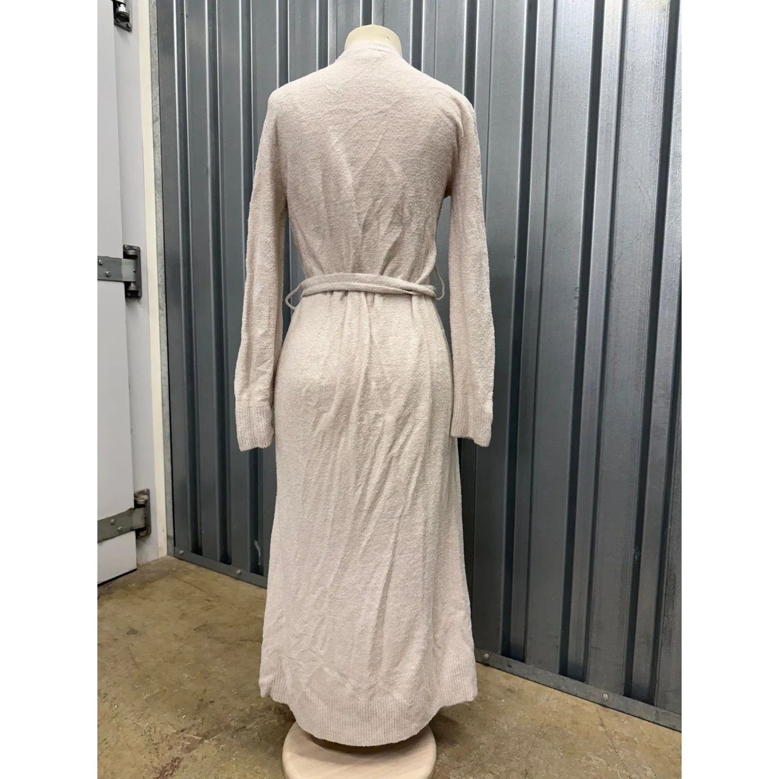 Barefoot dreams Cozy chic women’s fuzzy long robe - Image 5