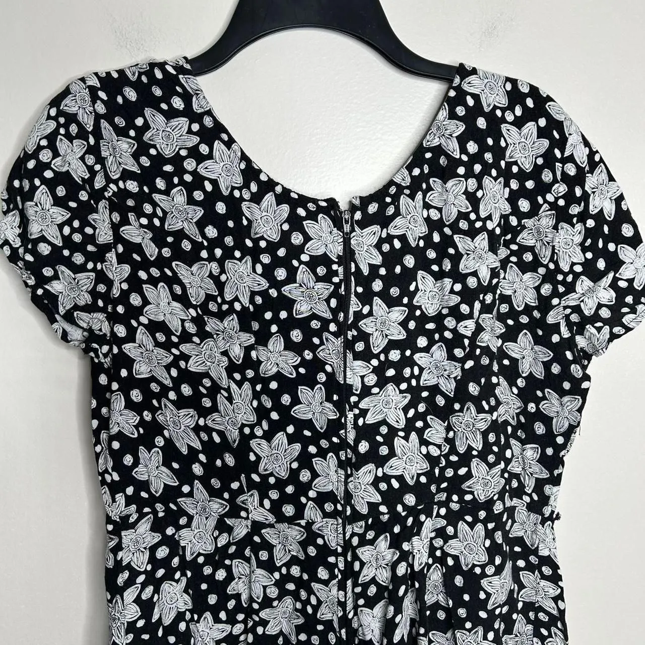 Vintage 90s 1990s Y2K 2000s Black & white polka dot daisy floral romper - Image 7