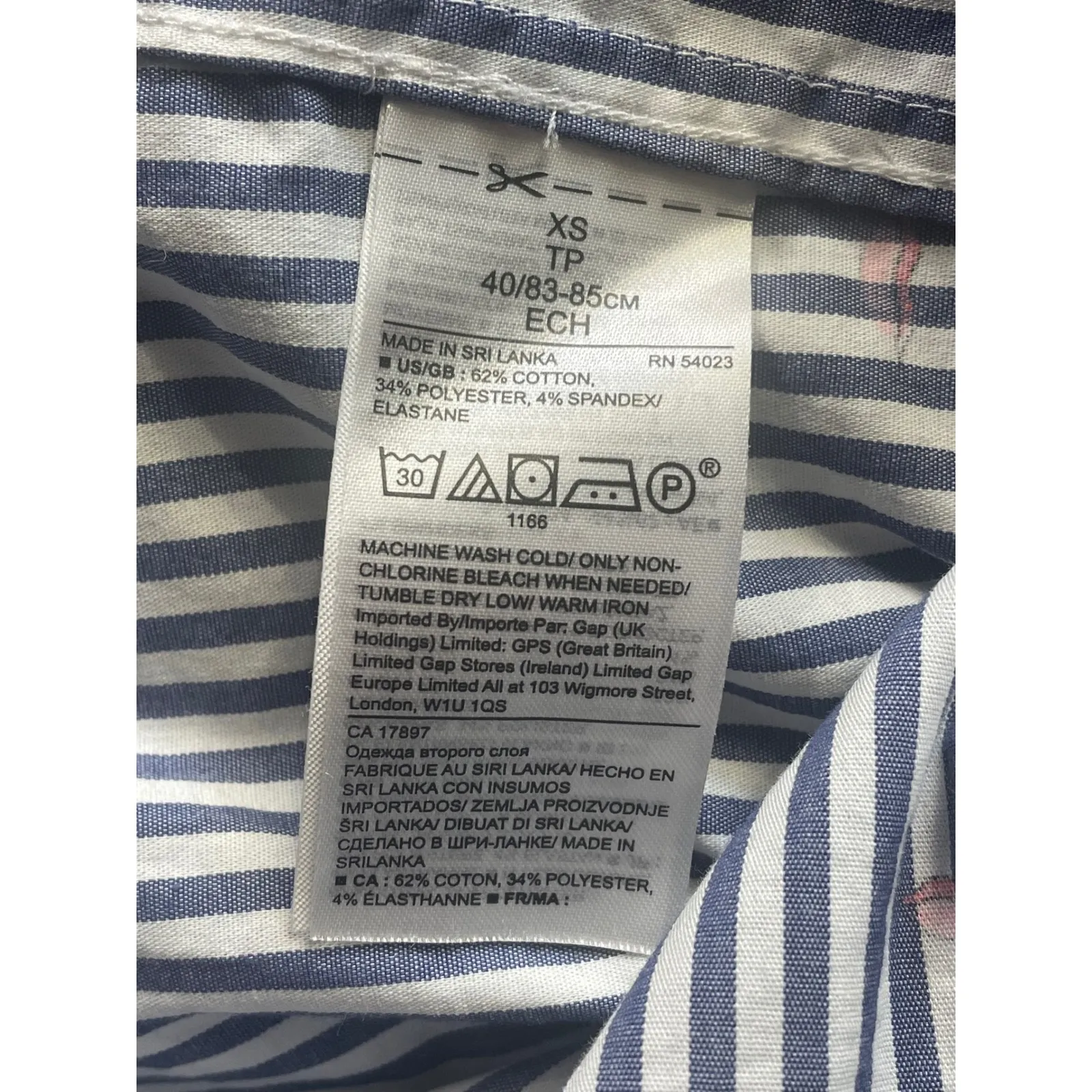 Banana Republic Quinn Boy Fit Striped Button Up Shirt Red Lips Print XS - Image 6