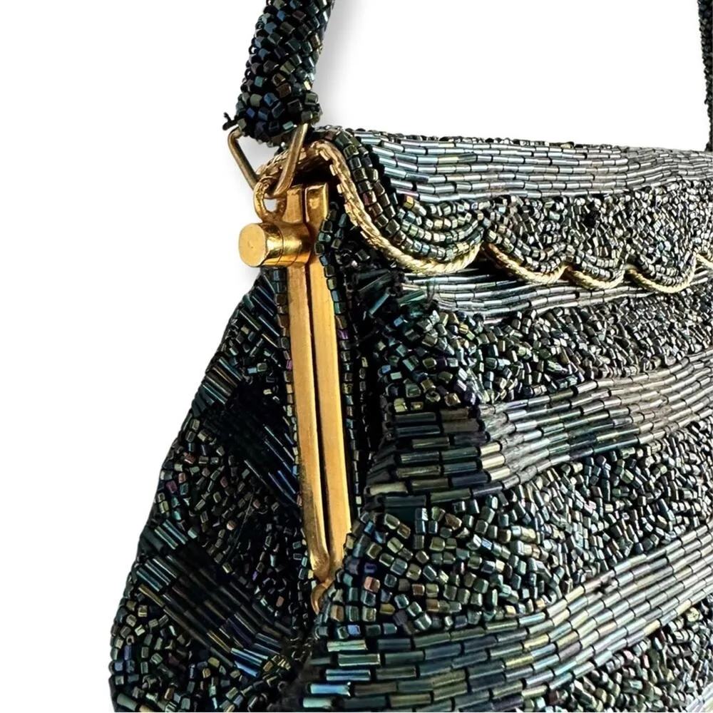 Vintage Beaded Handbag With Scalloped Hinged Closure And Gold Plating - Image 3