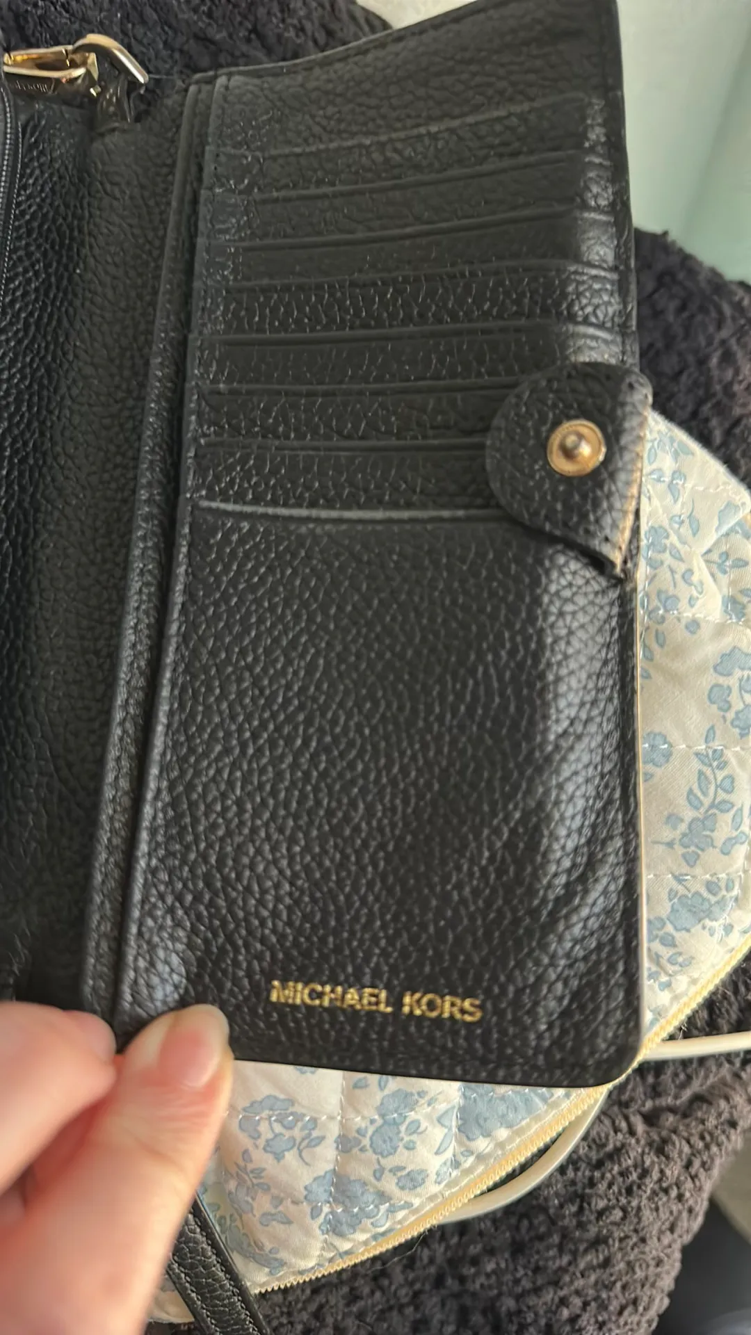 Michael Kors Crossbody Black - Image 8