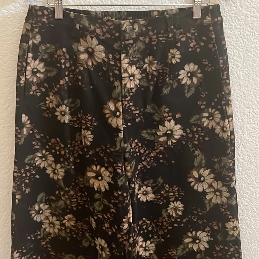 NWOT Sayja Floral Wide Leg Trouser Size Medium - Image 6