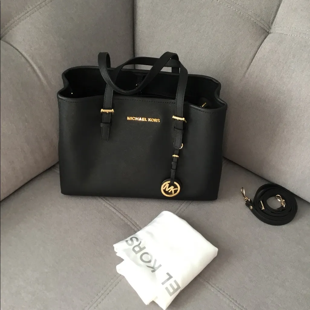 Authentic MK Saffiano leather bag - Image 2