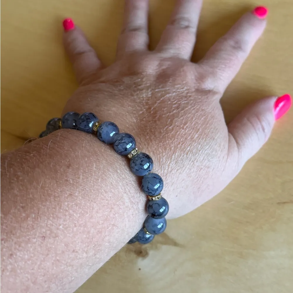 Gray Beaded Bracelet with Gold Accents - Image 2