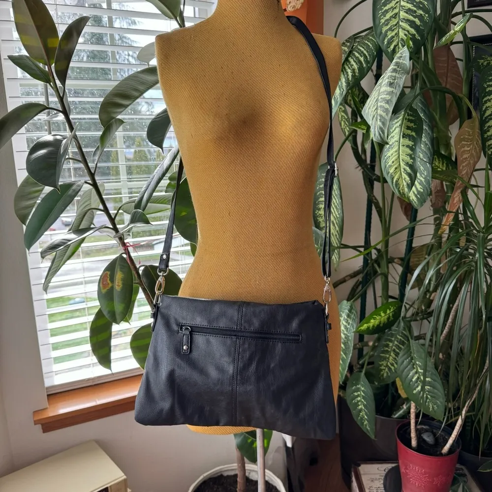 Nicole by Nicole Miller women’s black leather Bag - Image 6