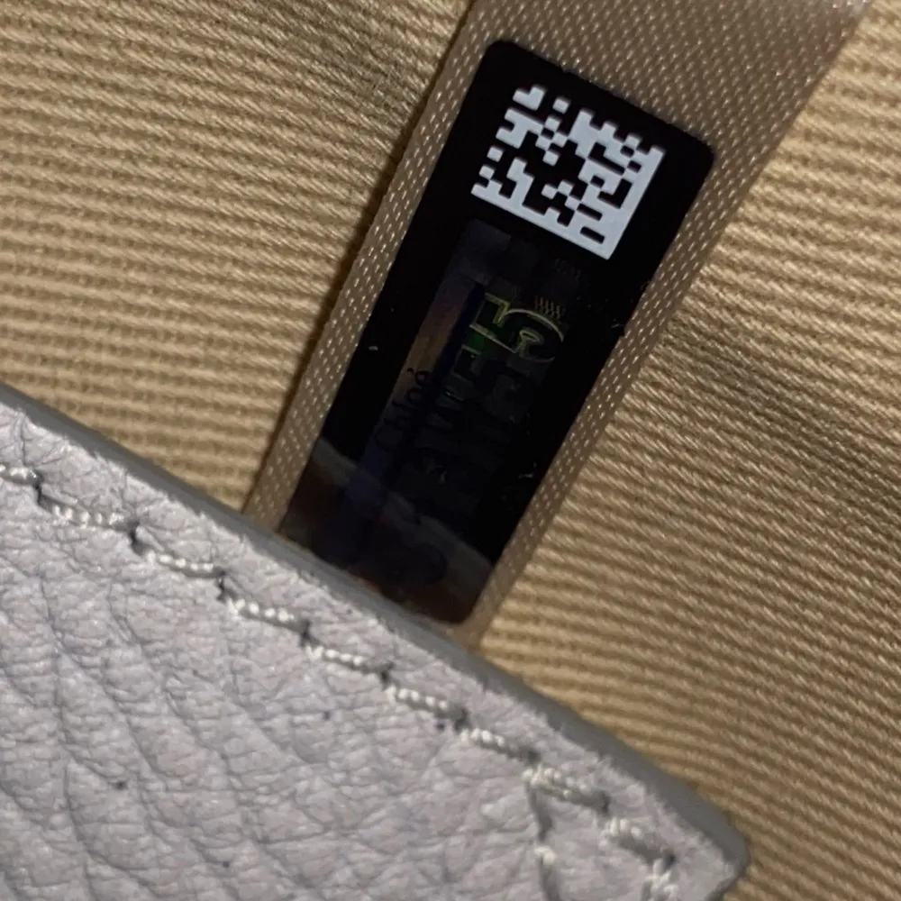 Chloé Aby Medium Leather Shoulder Bag in Sky Blue Adjustable Strap - Image 16