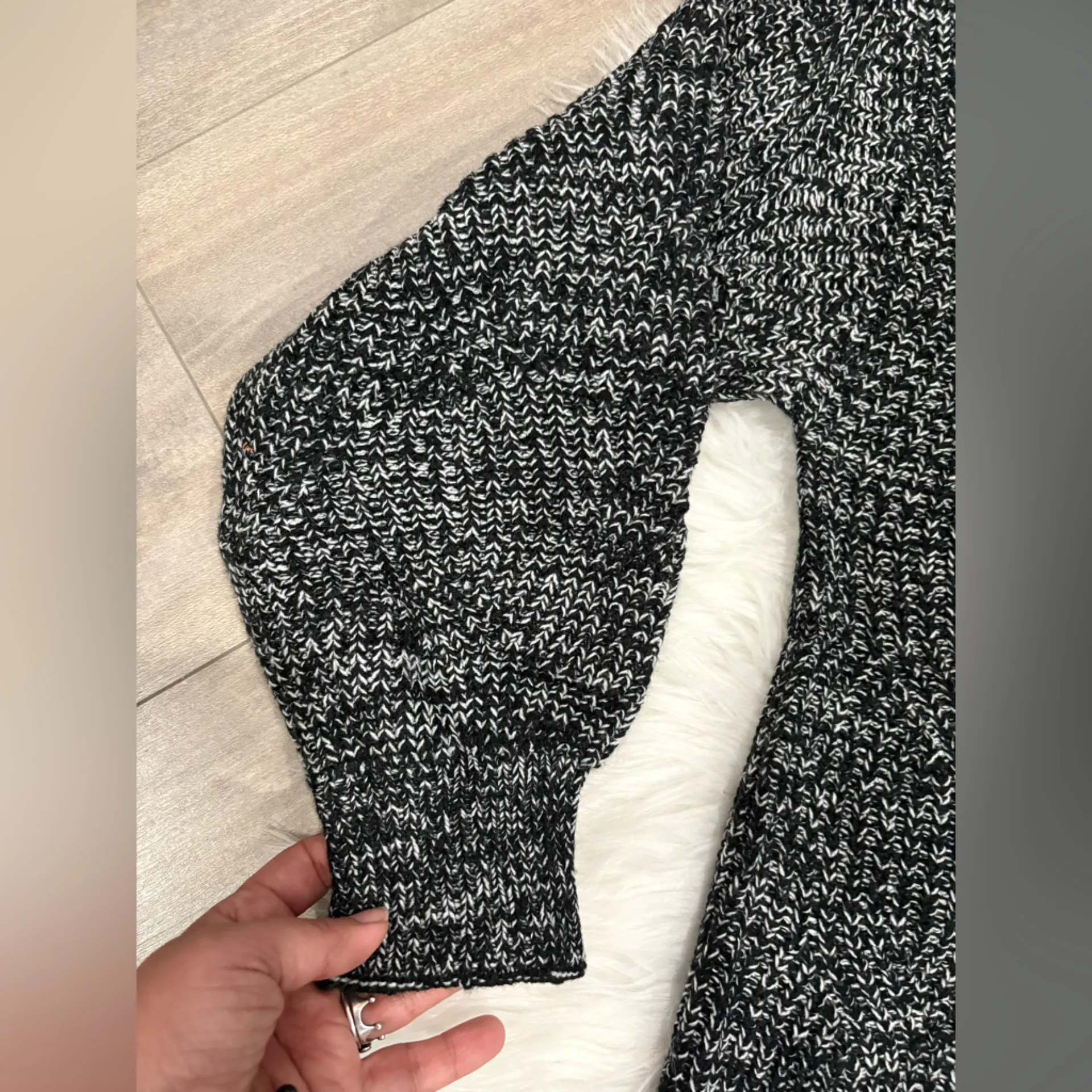 🆕 Charcoal Black and Gray Turtleneck Sweater Size XL - Image 4