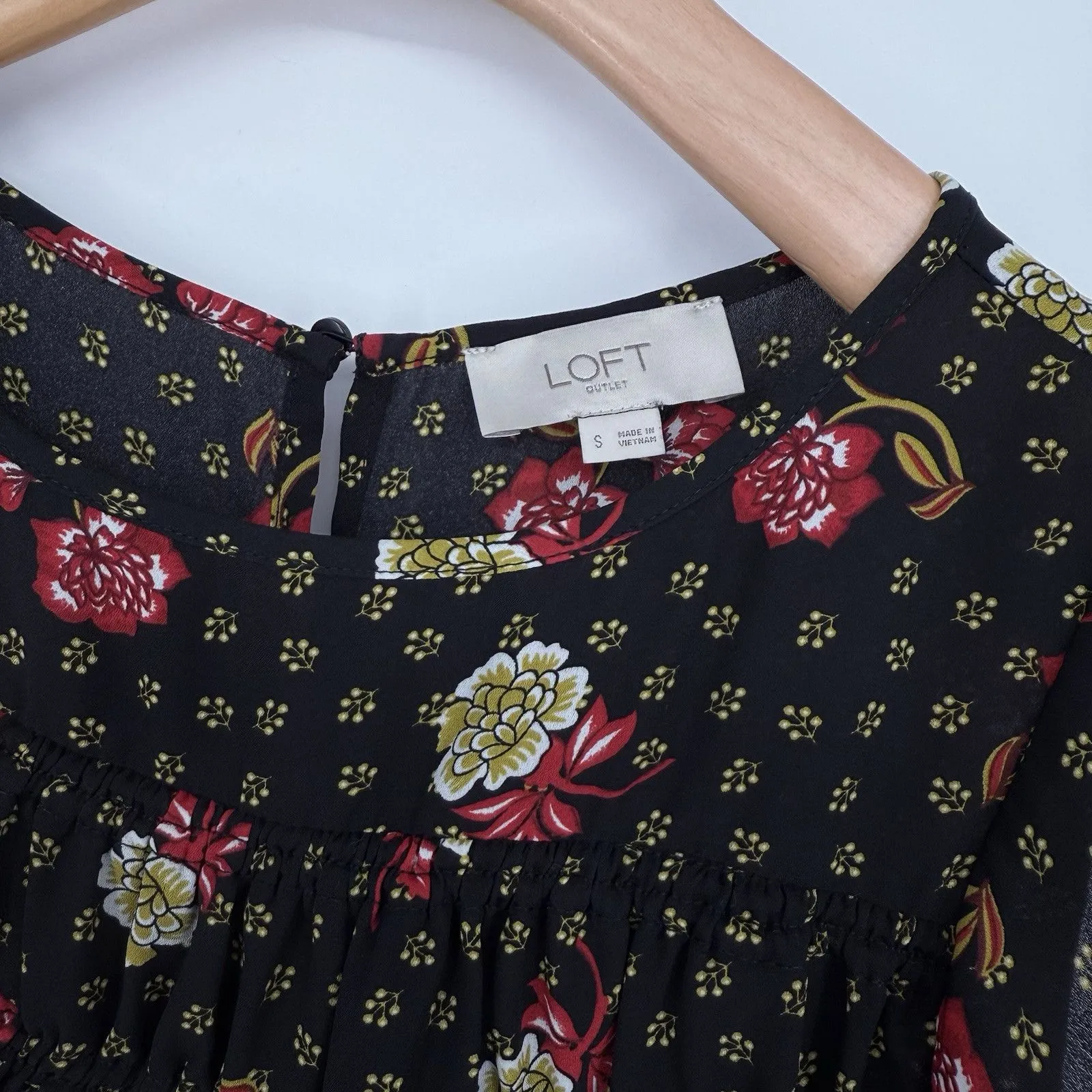 LOFT Outlet‎ Sleeveless Floral Tank Top Blouse Small Black Red Workwear Office - Image 2