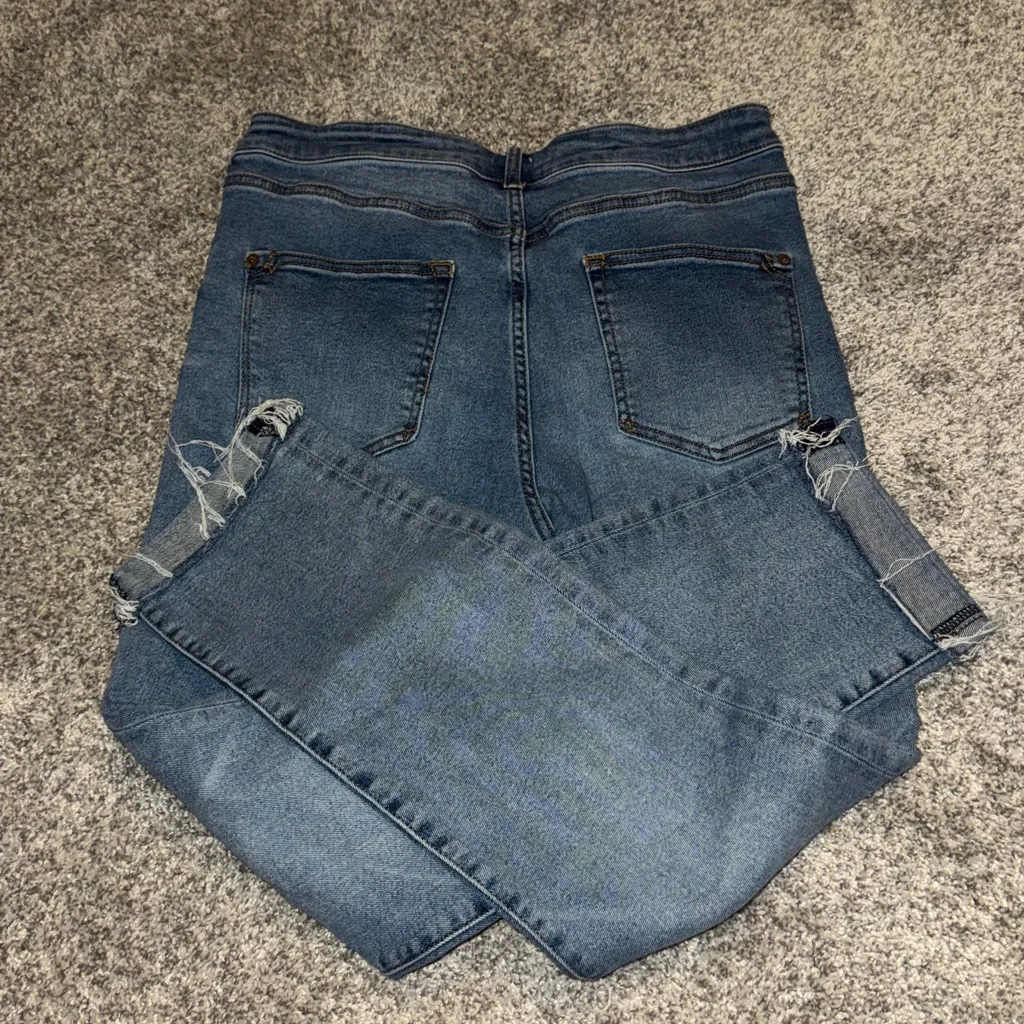 Anthropologie  Blue Ankle Jeans Size 32 - Image 2