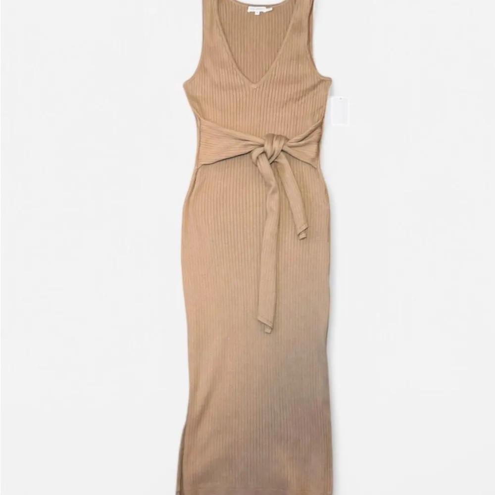 NWT Good American Belted Body Dress in Taupe - Image 2
