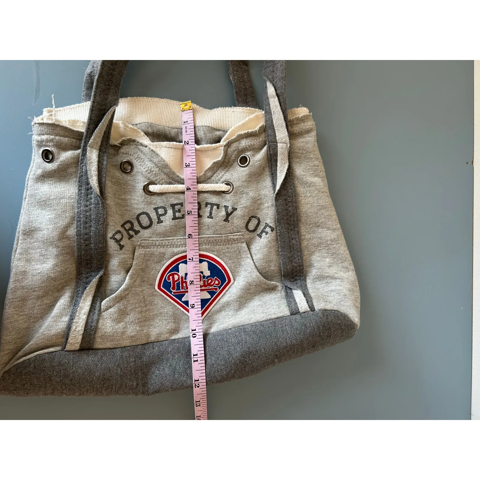 Little Earth Phillies hoodie sweatshirt bag grey - Image 7