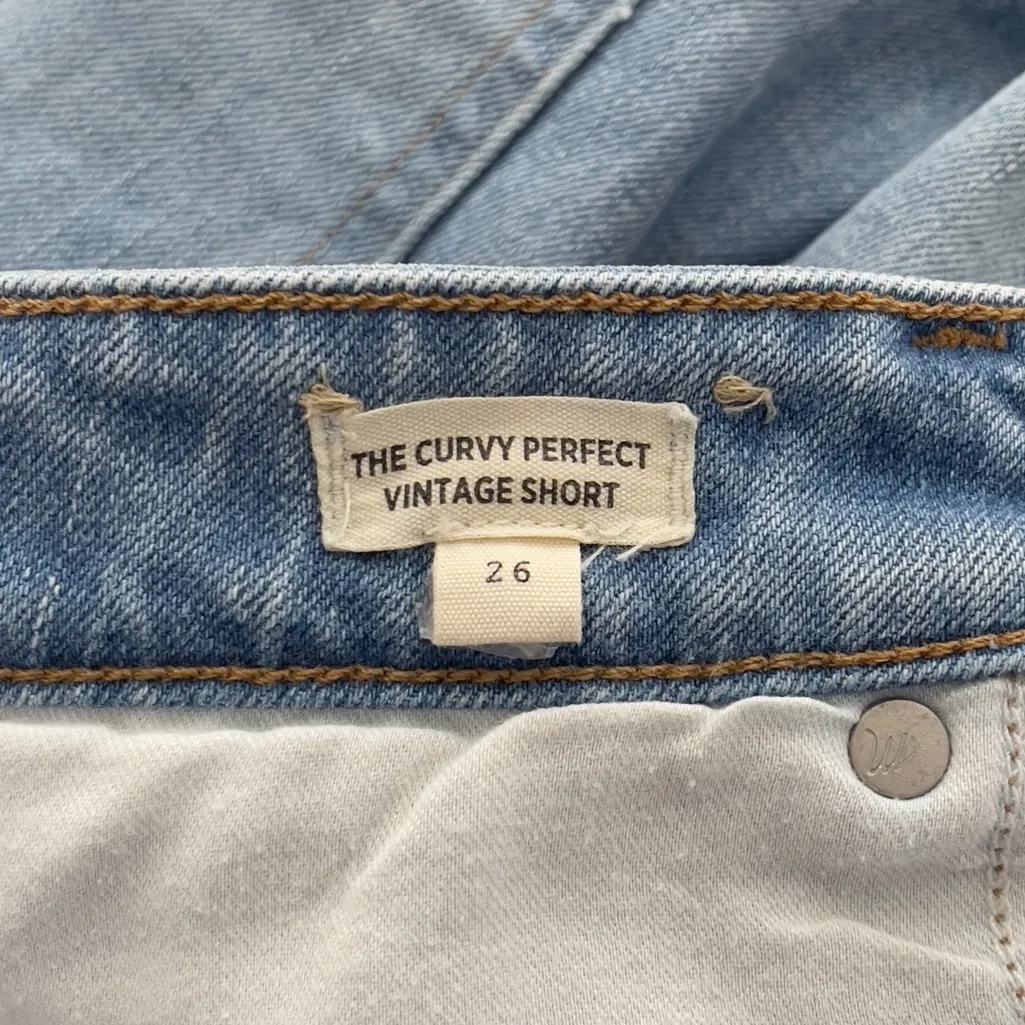 Madewell The Curvy Perfect Vintage Jean Short in Baylis Wash 26 - Image 10
