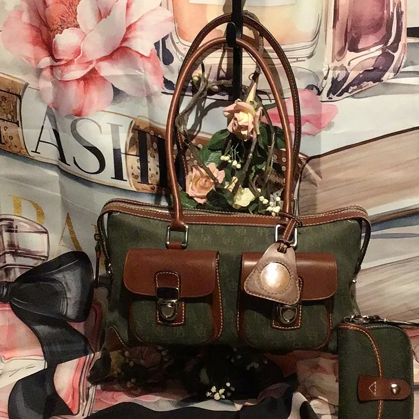 Dooney & Bourke Double Pocket Tote Green Signature Print Anniversary - Image 10