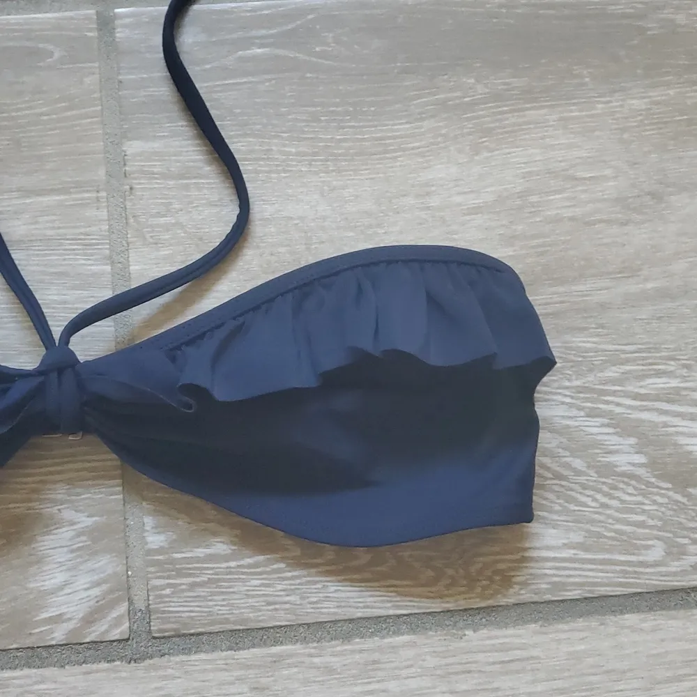 Hollister Bandeau String Bikini Top With Ruffle - Image 2