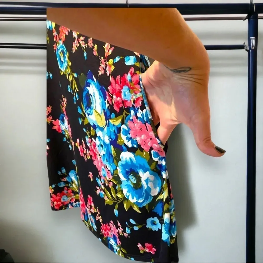 Glitzy girl boutique t‎ shirt floral dress size medium pockets Blue - Image 3