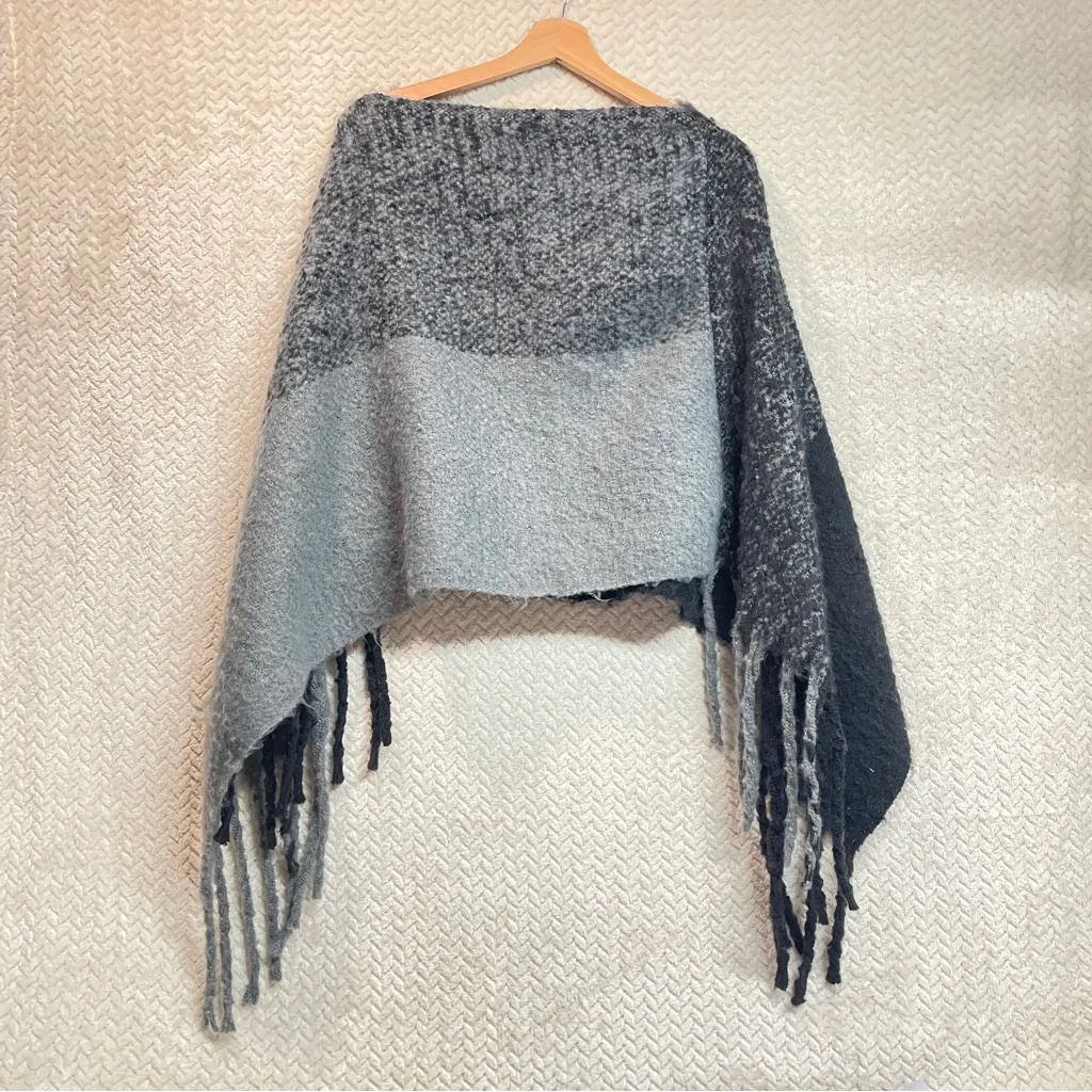 Womens Scandi Girl Gray Fuzzy Fleece Fringe Poncho Minimalist Winter One Size Size undefined - Image 7