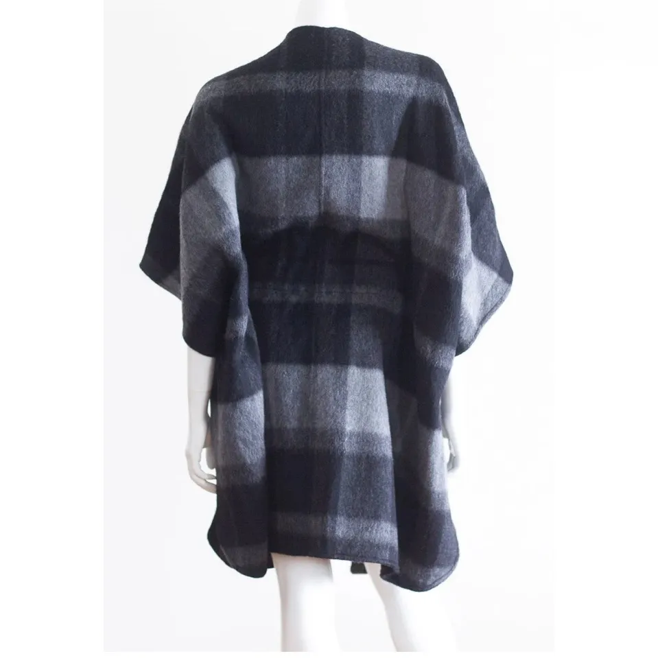 Vintage Gray Mohair and Alpaca Belted Poncho from the Gap - Image 5