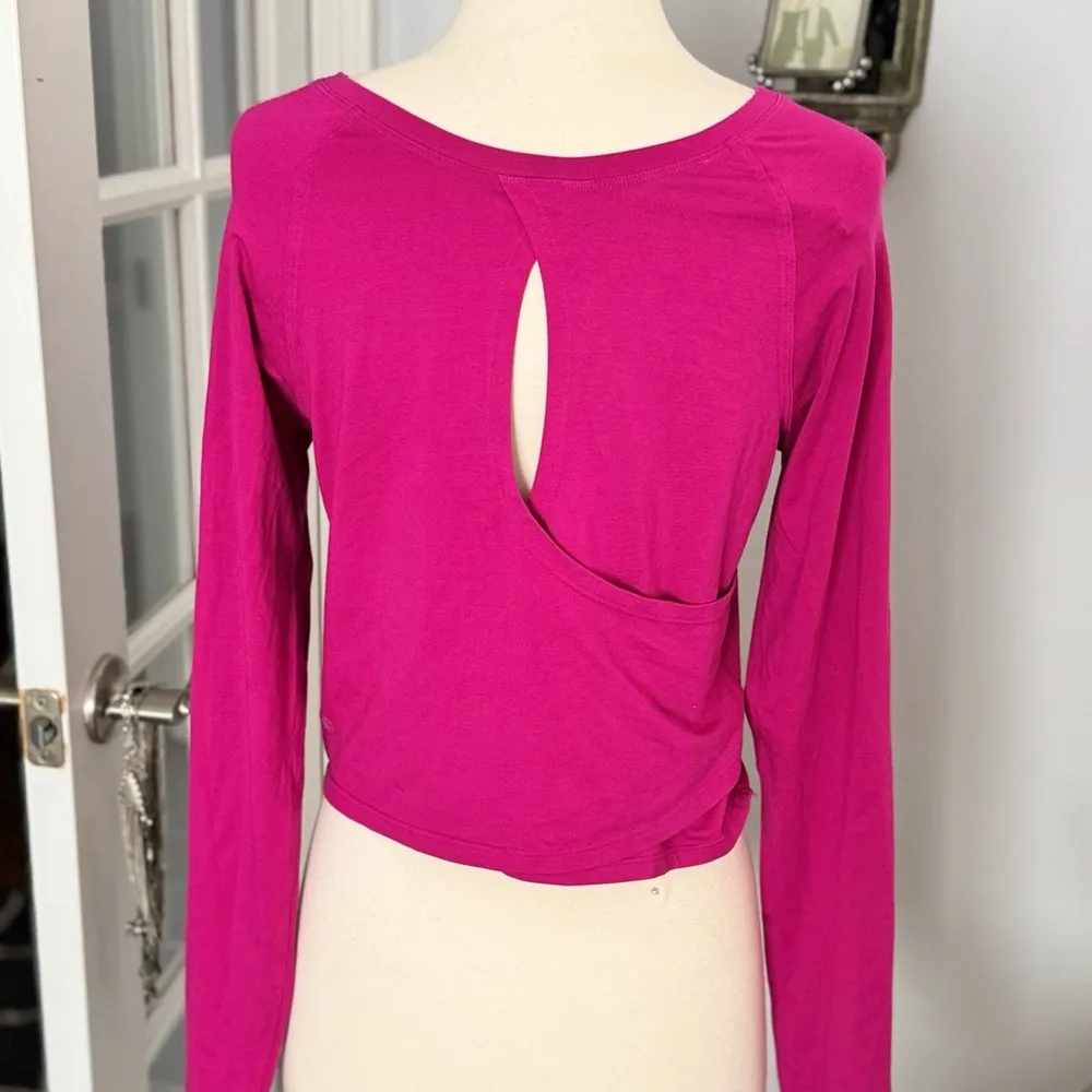 Lululemon LA Keyhole Reversible Long Sleeve Top in Ripened Raspberry - Image 8