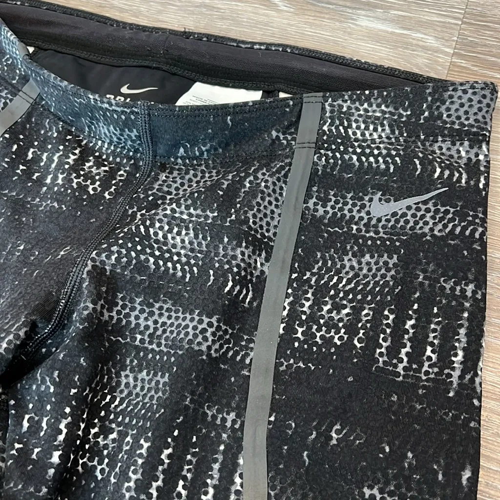 Nike Dri-Fit Reflective Leggings - Image 7