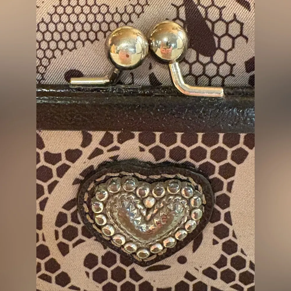 Brighton Elegant Kisslock Women's Clutch/Wallet beige/brown with silver hardware - Image 2